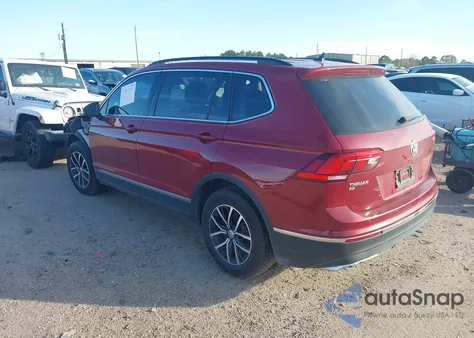 2021 Volkswagen Tiguan 2.0T Se/2.0T Se R-Line Black/2.0T Sel z USA, uszkodzony, nr VIN 3VV3B7AX1MM086600